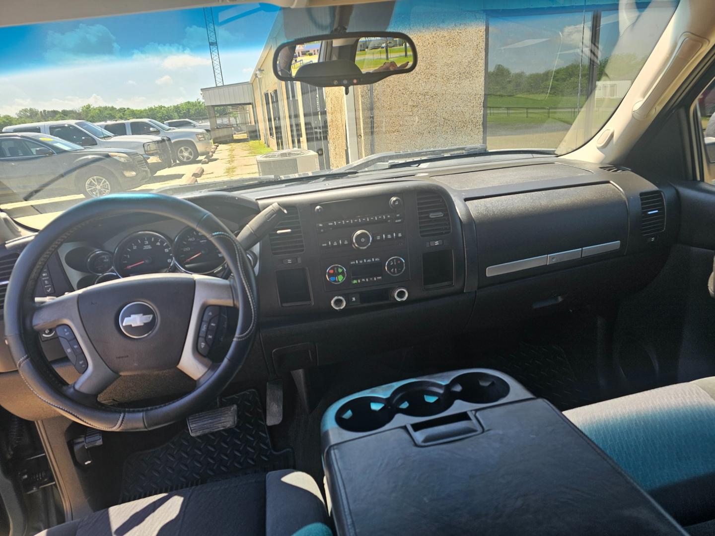 2009 BLUE Chevrolet Silverado 1500 LT1 Ext. Cab Long Box 2WD (1GCEC29009Z) with an 5.3L V8 OHV 16V FFV engine, 4-Speed Automatic Overdrive transmission, located at 533 S Seven Points BLVD, Seven Points, TX, 75143, (430) 255-4030, 32.313999, -96.209351 - Photo#4